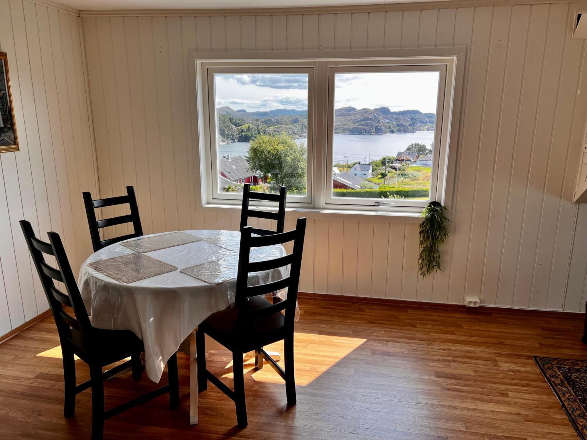 Apartment Fjord-view *